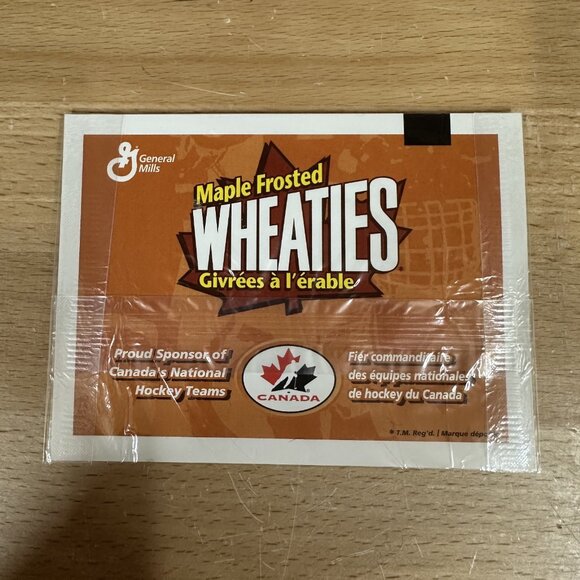 Vtg 1998 Team Canada IIHF Hockey Sew On Embroidered Patch 3” Badge World Junior - Picture 3 of 3